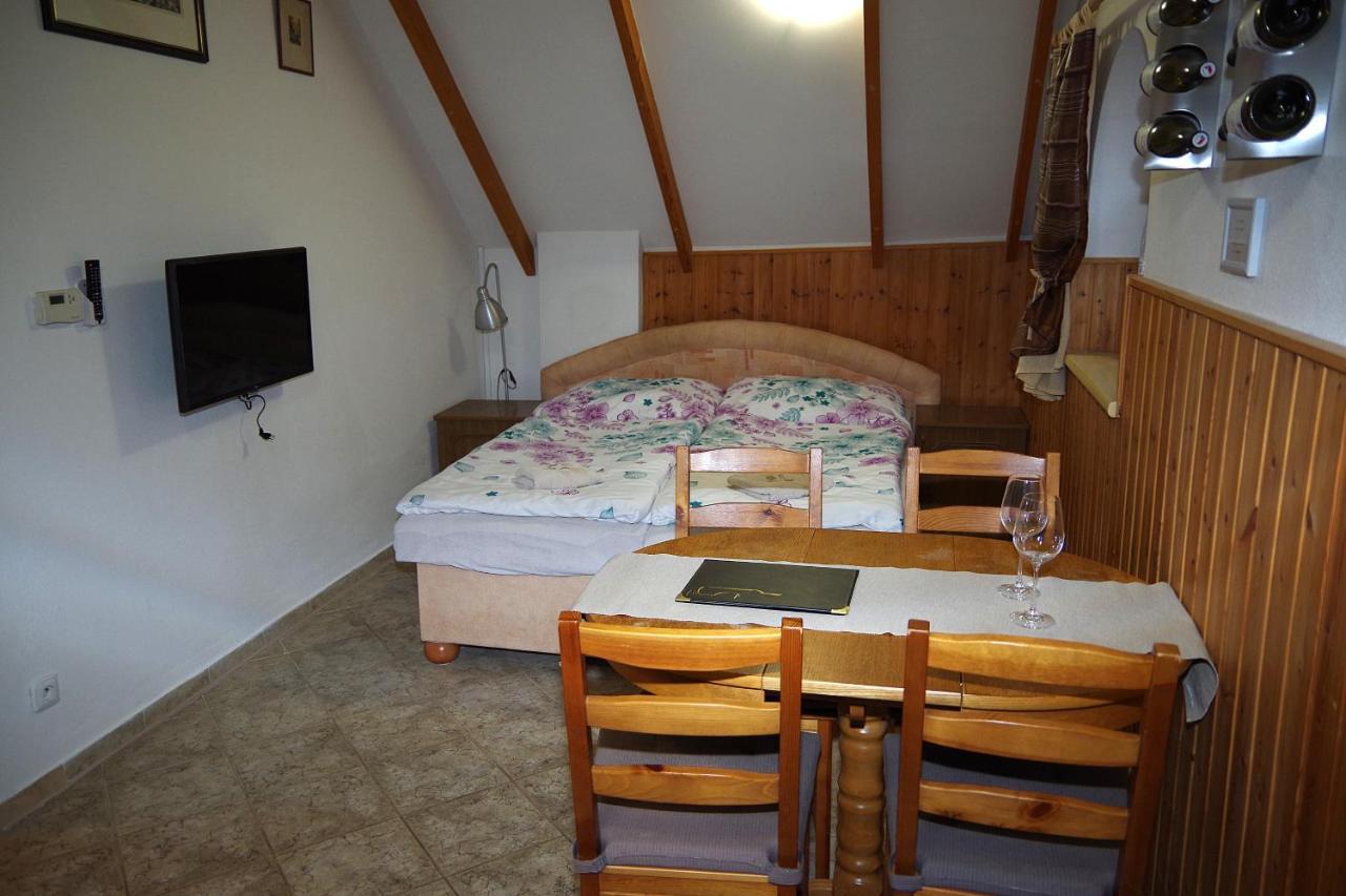 Apartamento Sklep U Veselych Mutěnice Exterior foto
