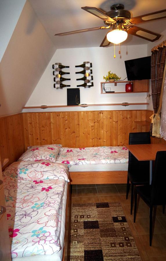 Apartamento Sklep U Veselych Mutěnice Exterior foto